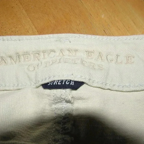 AMERICAN EAGLE Outfitters Shortie Stretch Patch Light Wash Jean Shorts Size 4 - Picture 4 of 7